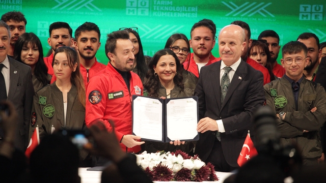 Yükseköğretim Kurulu Başkanı Erol Özvar: "Genç çiftçi adaylarının yetişmesine katkı sunacağız"
YÖK-TÜME İş Birliği Protokolü imza töreni gerçekleştirildi