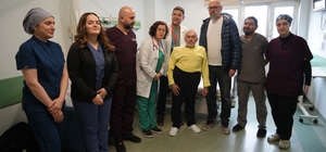 Tıpta nadir vaka: Eğri göğüs kafesi ve skolyoza rağmen kalbi saatlerce durdurularak hayata döndürüldü