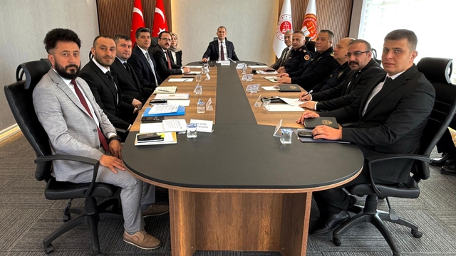 Burdur'da uyuşturucu ve yasa dışı bahisle mücadele toplantısı