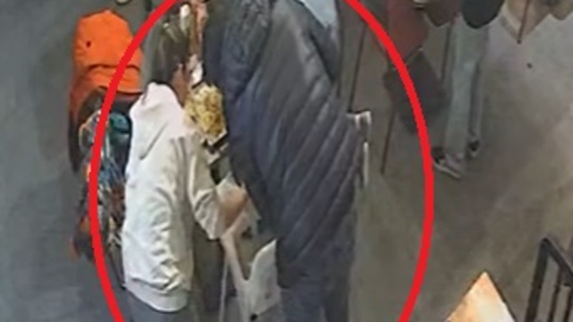 Restoran sahibi, nefes borusuna yiyecek kaçan bebeği Heimlich manevrasıyla kurtardı