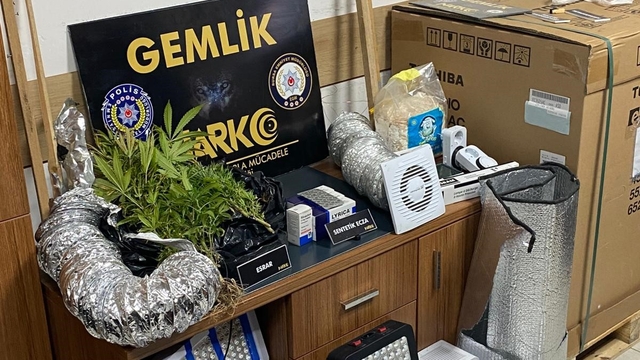 Gemlik'te uyuşturucu tacirlerine operasyon
