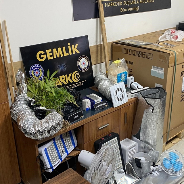 Gemlik'te uyuşturucu tacirlerine operasyon