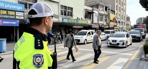 Yayalara yol vermeyen sürücülere ceza kesildi
