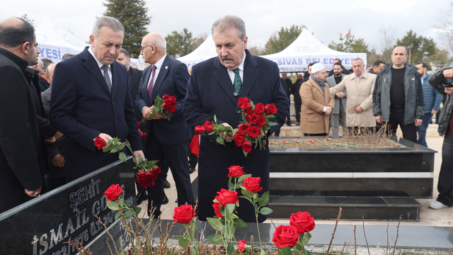 BBP Genel Başkanı Destici, Muhsin Yazıcıoğlu ve beraberinde vefat edenleri anma programına katıldı: