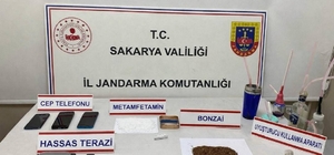 Jandarma uyuşturucuya geçit vermiyor: 3 tutuklama