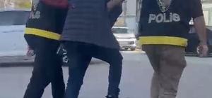 İzmir'de 15 yıldır aranan şüpheli sahte kimlikle yakalandı
