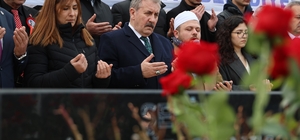 Helikopterin düşmesi sonucu BBP Genel Başkanı Muhsin Yazıcıoğlu ile birlikte hayatını kaybeden İsmail Güneş ve 4 kişi mezarları başında anıldı