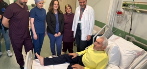 Kalbi 3 saat durdurularak, aort damarı değiştirildi