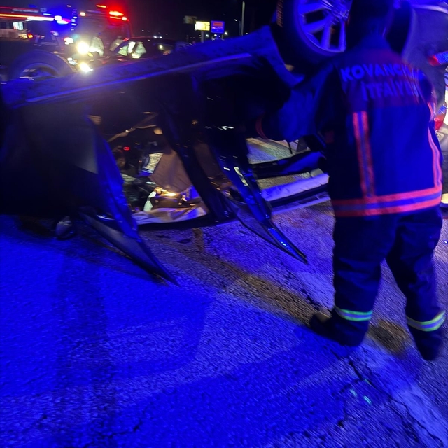 Elazığ'da iki otomobil çarpıştı: 7 yaralı