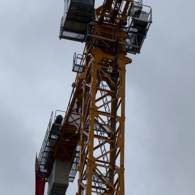 Paralarını alamayınca intihara kalkışan işçiler ekiplerce ikna edildi