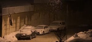 Yüksekova'da kar yağışı etkili oluyor
