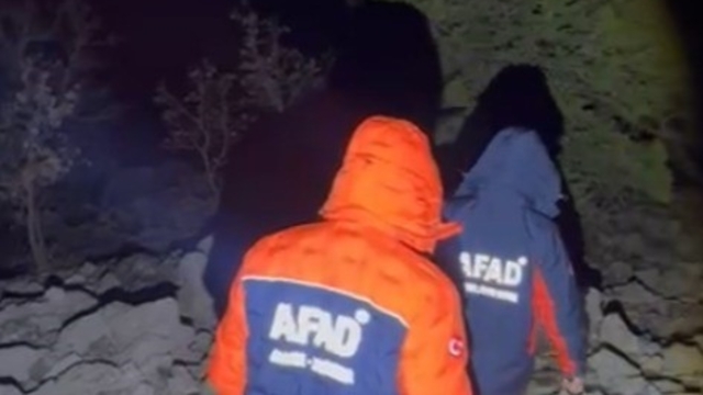 Kahramanmaraş'ta mahsur kalan 8 dağcı kurtarıldı