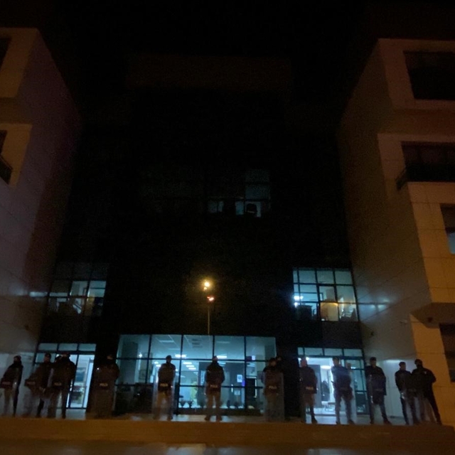 Marmaris Belediyesi'ne gece yarısı polis baskını