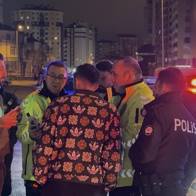Kayseri'de polis ekiplerinden kaçan 2 alkollü sürücüye 920 bin TL idari par...