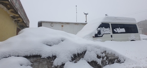 Başkale'de kar yağışı