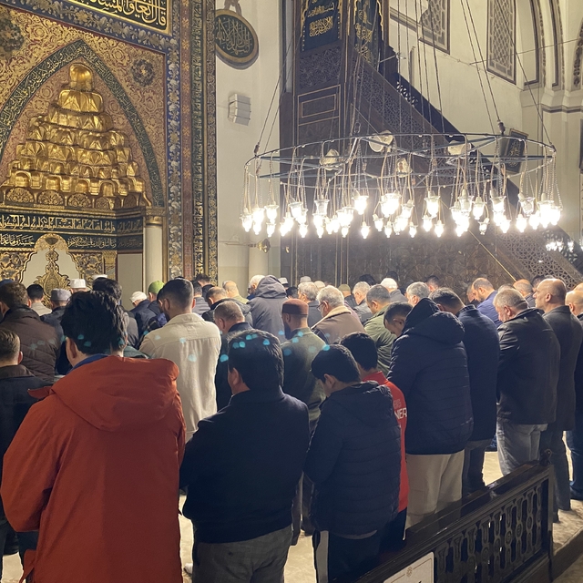 Bursa'da Muhsin Yazıcıoğlu için Ulucami'de mevlid okutuldu, helva ikram edi...