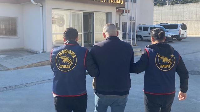 Kuşadası'nda 10 yıl 2 ay hapis cezası bulunan hükümlü yakalandı