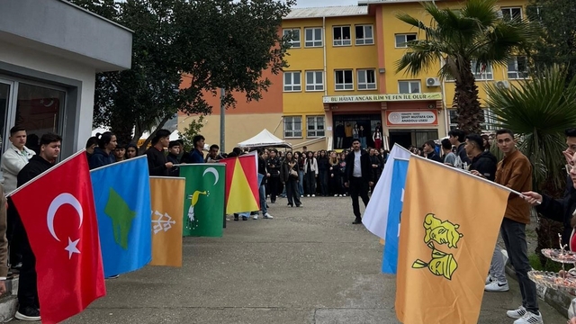 Osmaniye'de Nevruz'da hem eğlendiler hem yardım ettiler