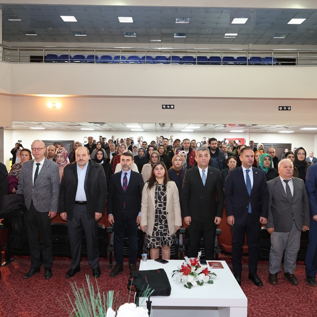 Öğretmenlere  "Güvenli Gelecek İçin Dijital Okuryazarlık" bilgilendirmesi