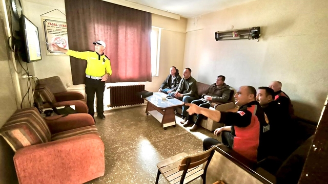 Hisarcık'ta belediye itfaiye personeline araç yangınlarına müdahale eğitimi