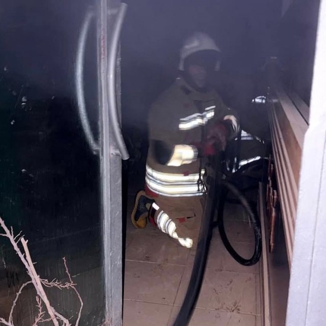 Antakya'da iş yeri alevlere teslim oldu