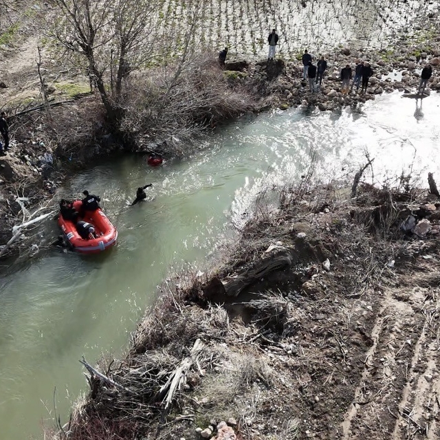 Kaybolan otizmli çocuk hem suda hem de karada aranıyor