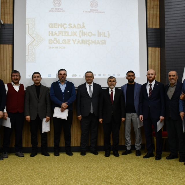 Eskişehir'de genç hafızlar bölge finali için yarıştı
11 farklı şehirden gel...