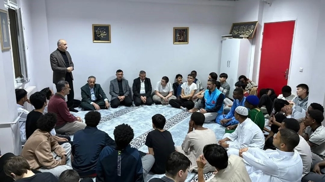 Uluslararası öğrencilere gurbette bayram morali