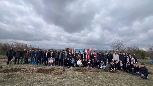 Mihalıççık'ta 100 fidan toprakla buluştu
Orman Haftası'nda Diközü Bal Ormanları'na can suyu verildi