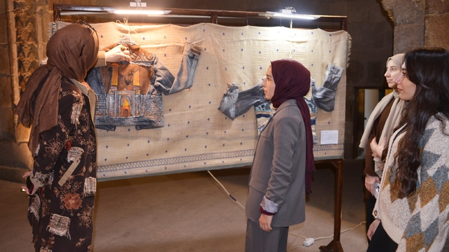 Gelenekten geleceğe; ehram ve kot ceket Erzurum'un kültürel değerleriyle tasarlandı