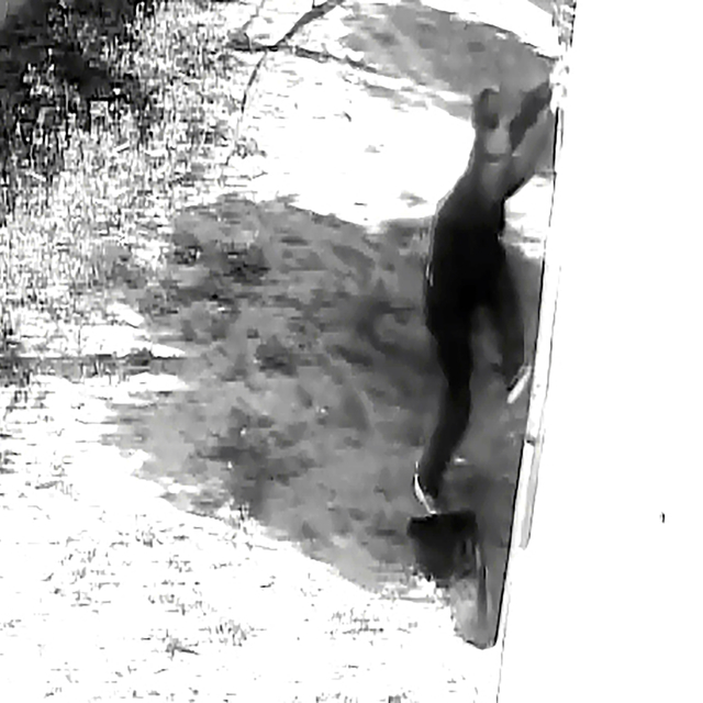 Balkonundan girdiği daireden dizüstü bilgisayar çalan şüpheli tutuklandı