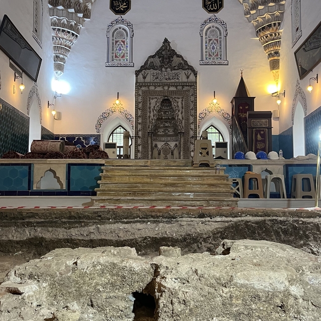 Asırlar sonra ortaya çıktı... Muradiye'de gizli kalan detay
Muradiye Camii'...