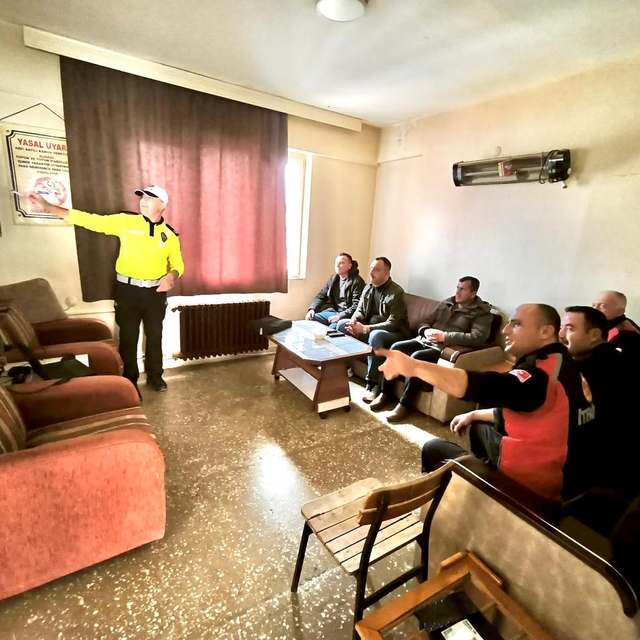 Hisarcık'ta belediye itfaiye personeline araç yangınlarına müdahale eğitimi