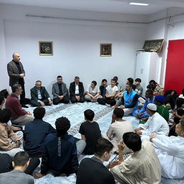 Uluslararası öğrencilere gurbette bayram morali