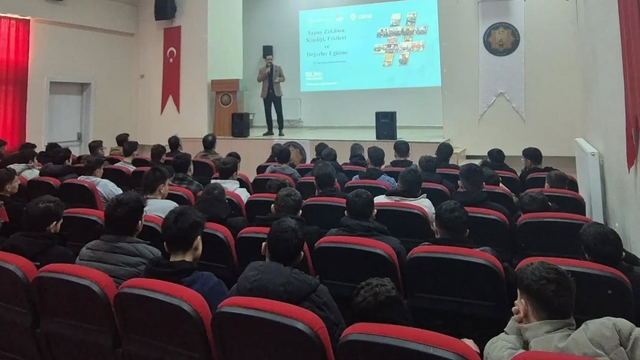 Bayburt'ta öğrencilere yapay zekâ eğitimi verildi