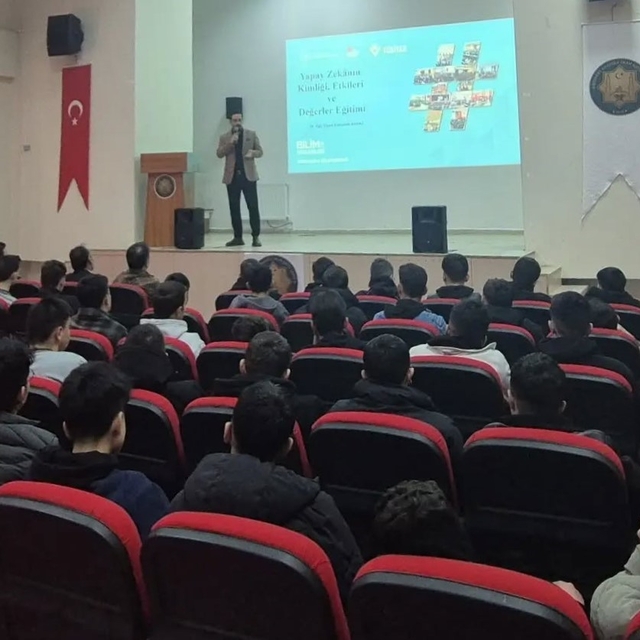 Bayburt'ta öğrencilere yapay zekâ eğitimi verildi