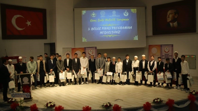 'Genç Sadâ Hafızlık Yarışması 3. Bölge Finalleri' Kütahya'da yapıldı