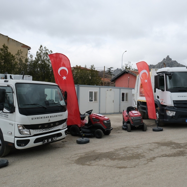 Sivrihisar Belediyesi araç filosunu güçlendiriyor