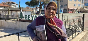 Başkan Pütün'den kitap yazan eşine anlamlı sürpriz Başkan Pütün'ün eşinin kaleme aldığı roman kitap severlerle buluştu