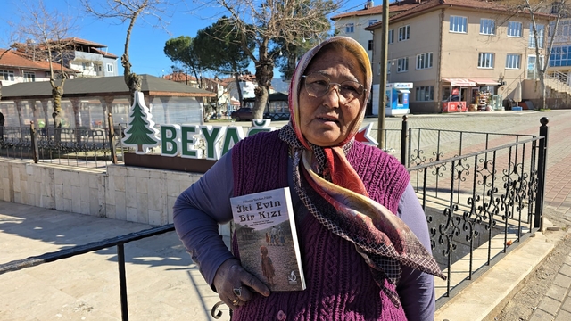 Başkan Pütün'den kitap yazan eşine anlamlı sürpriz
Başkan Pütün'ün eşinin kaleme aldığı roman kitap severlerle buluştu