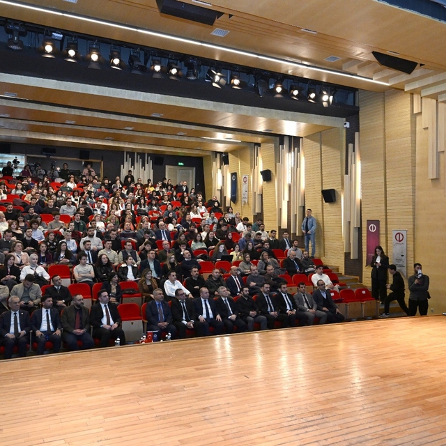 Anadolu Üniversitesi'nde Google Türkiye imzasıyla 'Yapay Zekâ ve Habercilik...