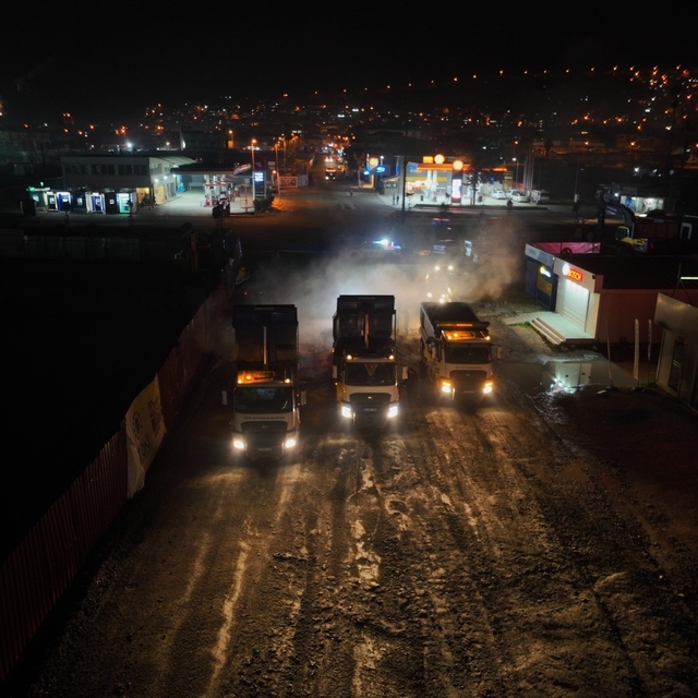 Hatay Büyükşehir Belediyesi ve Antakya Belediyesi'nden asfalt seferberliği