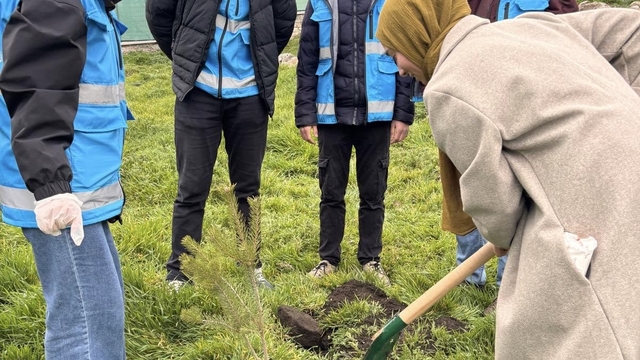 Sivrihisar Yurdu bahçesinde fidanlar toprakla buluştu