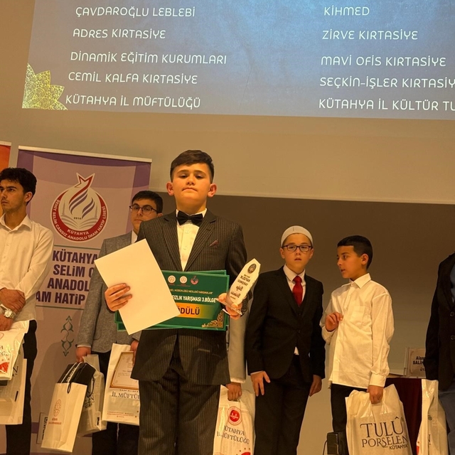 Afyonkarahisarlı 11 yaşındaki hafızlık öğrencisi yarışmada birinci oldu