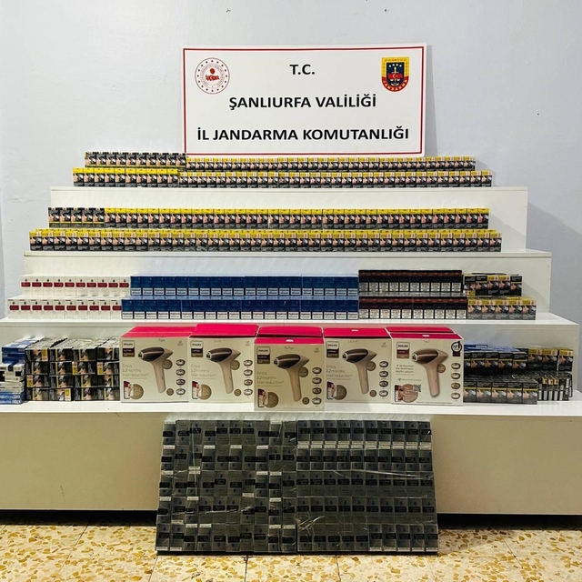 Şanlıurfa'da kaçak sigara ve telefon ele geçirildi