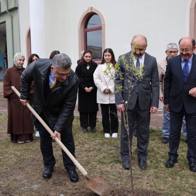 DPÜ'de fidan dikimi etkinliği