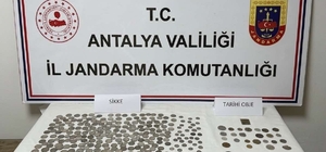 Kaş’ta tarihi eser kaçakçılığı operasyonu: Çok sayıda obje ve gümüş sikke ele geçirildi