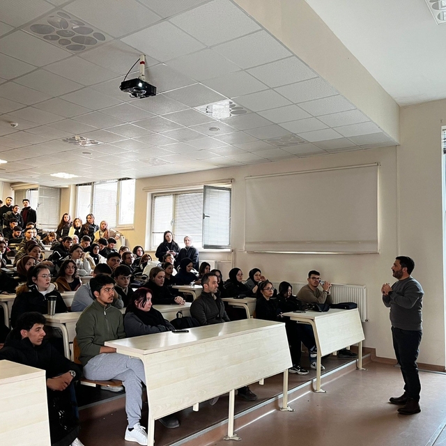 Yapay zeka okuryazarlığı ele alındı