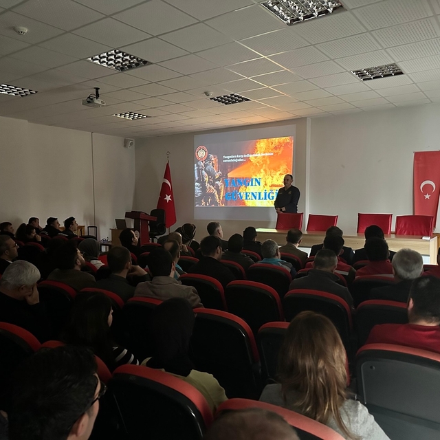 Ulaş Belediyesi kamu personeline yangın eğitimi verdi