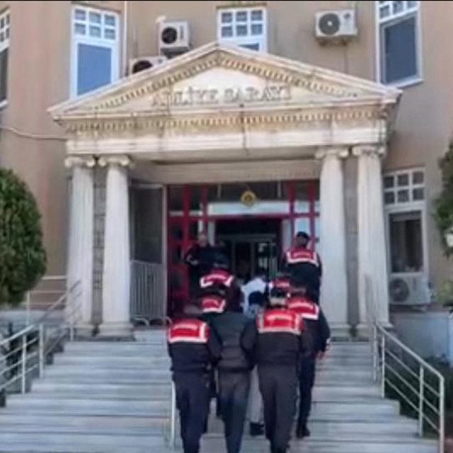 Didim'de 101 kaçak göçmen yakalandı; 3 organizatör şüphelisi tutuklandı